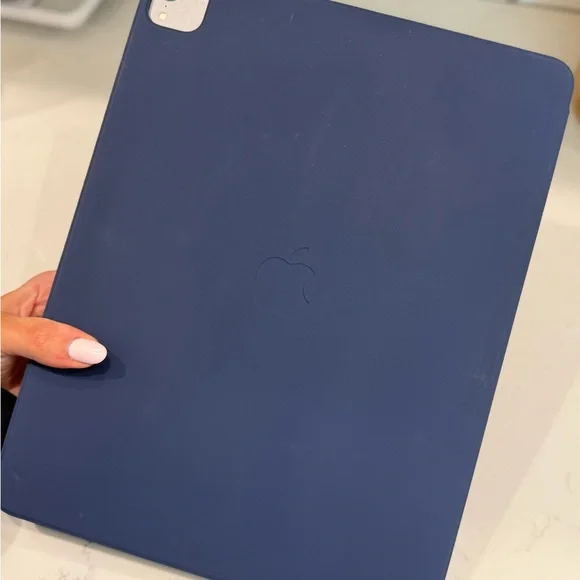 IPad Pro 12.9 - 3rd Gen. LIKE NEW! 256 GB with cellular with Apple folio case - Picture 7 of 8